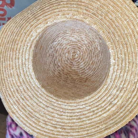 Chic Straw Hat with Yellow Ribbon - Picture 3 of 6